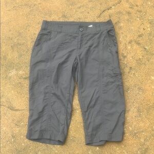 Columbia Women's Grey Nylon Capri Hiking Pants Size 8
